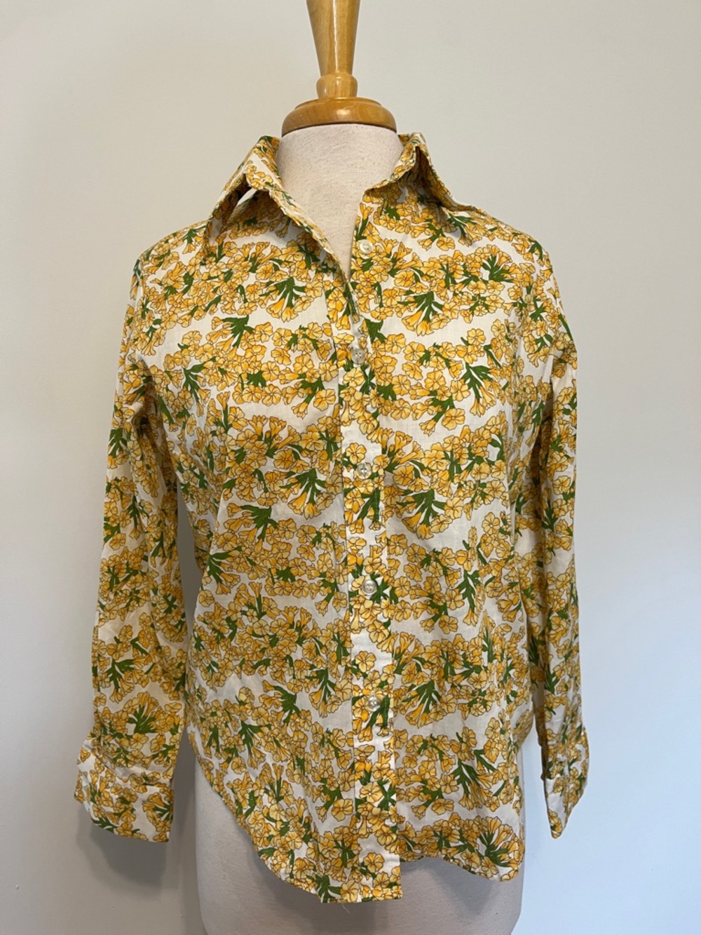 Vintage Permanent Press Retro 70’s Yellow Floral Button Down Shirt Small 36